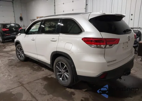 2019 Toyota Highlander Xle from USA, damaged, VIN 5TDJZRFH5KS626235